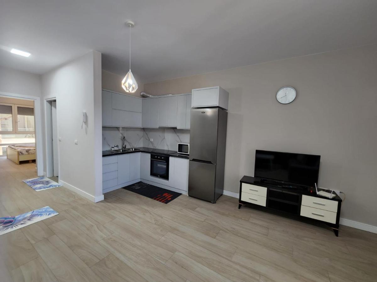 Lovely 1-bedroom At San Pietro Front Apartment